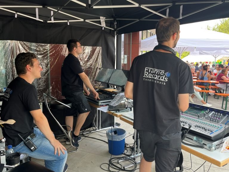 Flame Records Betreuung